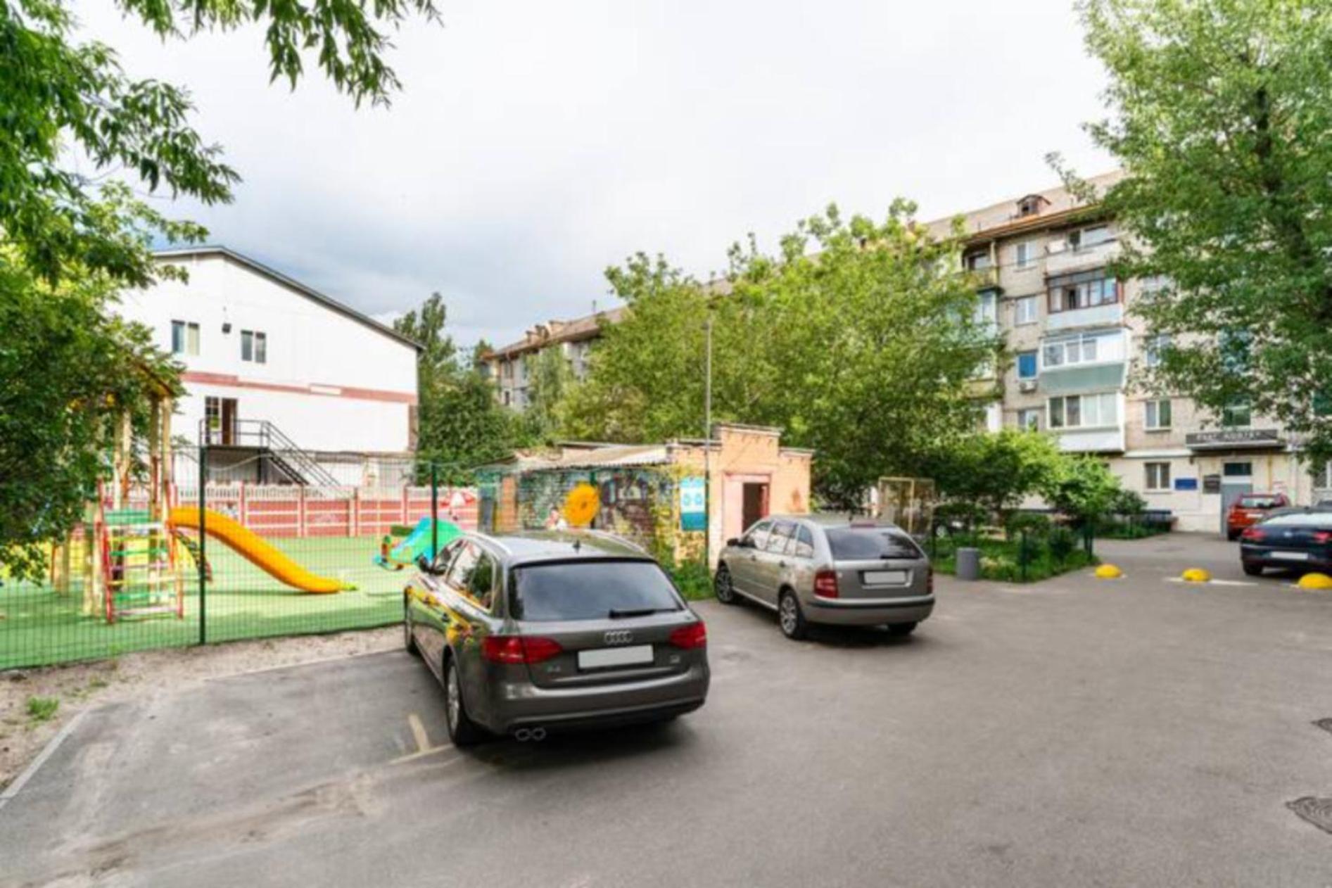 Затишна 2К Квартира З Усім Необхідним Для Життя Поряд З Метро Дарниця Kyiv Exterior photo